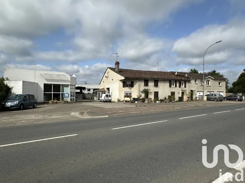 Immeuble 630 m² · à Sainte-Bazeille · 630 m² · 390 000 €