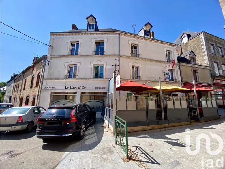 Immeuble 211 m² · à Bais · 211 m² · 79 500 €