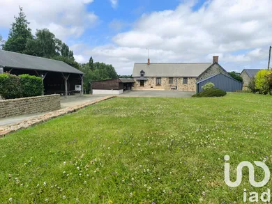 House at Larchamp (53220)