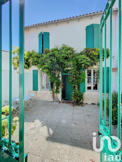 Maison de village à Sainte-Marie-de-Ré (17740)