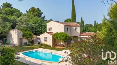 House at Rochefort-du-Gard (30650)