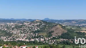 Terrain à Veyre-Monton (63960)