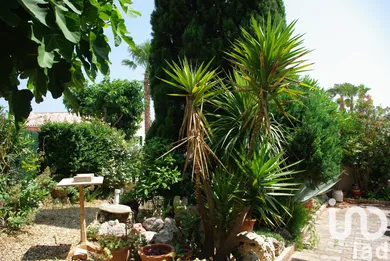 House at Mèze (34140)