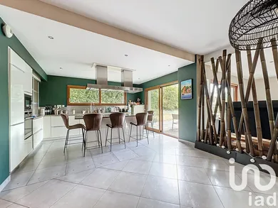 Architectural house in Laval (53000)