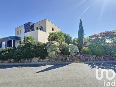 Architectural house in Laval (53000)