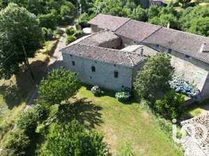 Maison de campagne à Vals-les-Bains (07600)