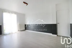 Apartment at Crépy-en-Valois (60800)