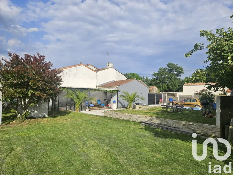 Maison 5 pièces 138 m² · à Montréverd · 138 m² · 185 000 €