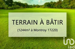 Building plot at Montroy (17220)