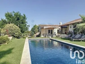 House at Eyragues (13630)