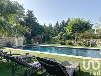 House at Eyragues (13630)