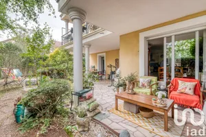 Apartment at Bondy (93140)