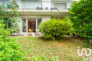 Apartment at Garches (92380)