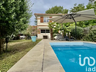 Maison à Saint-Médard-en-Jalles (33160)