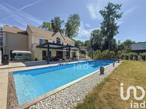 House at Chessy (77700)