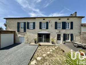 Maison à Échallat (16170)
