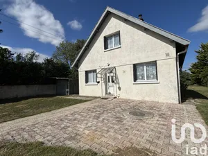 Village house at Fontaine-Uterte (02110)