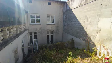 Building at Barbezieux-Saint-Hilaire (16300) — 12/30