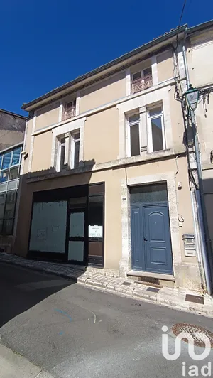 Building at Barbezieux-Saint-Hilaire (16300)