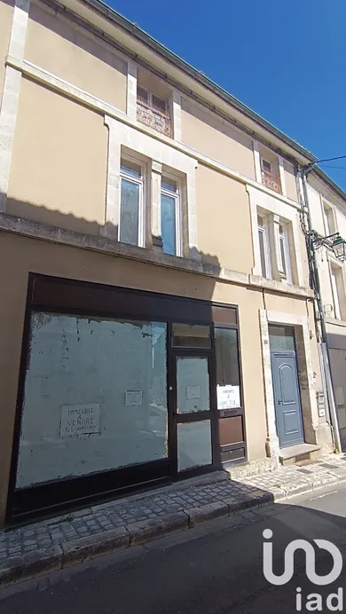 Building at Barbezieux-Saint-Hilaire (16300) — 3/30
