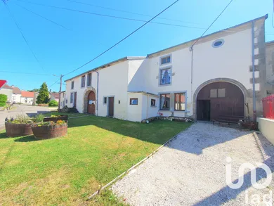 Maison de village à Neuvelle-lès-Voisey (52400)