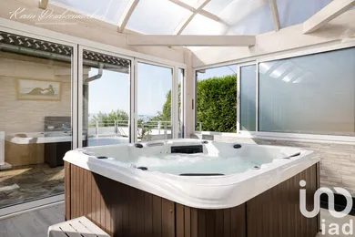 House at Péron (01630)