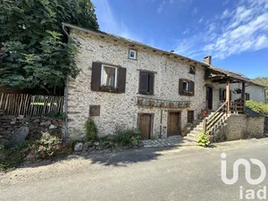 Village house at Crespin (12800)