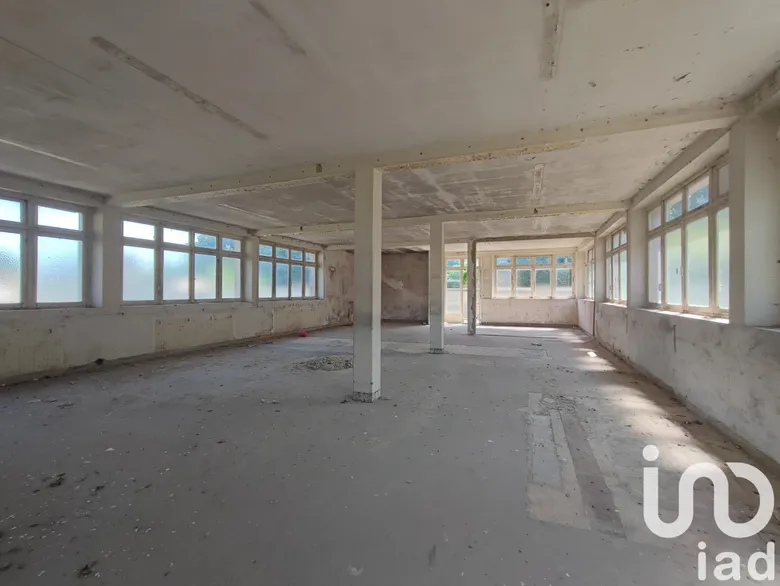 Immeuble 5 pièces 630 m² · à Chaumont-en-Vexin · 630 m² · 332 000 €