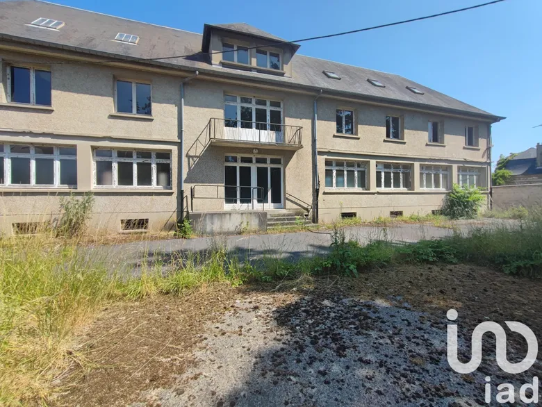 Immeuble 5 pièces 630 m² · à Chaumont-en-Vexin · 630 m² · 332 000 €