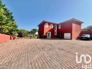 Architectural house at Septèmes-les-Vallons (13240)