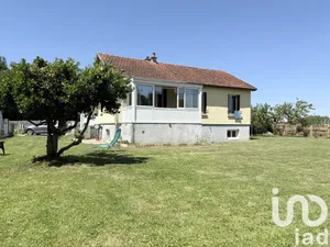 House at Saint-Valérien (89150)