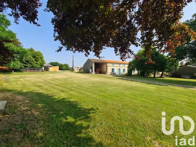 Maison de campagne à Saint-Sulpice-d'Arnoult (17250)