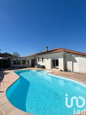 Traditional house at Carignan-de-Bordeaux (33360)