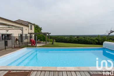 House in Budos (33720)