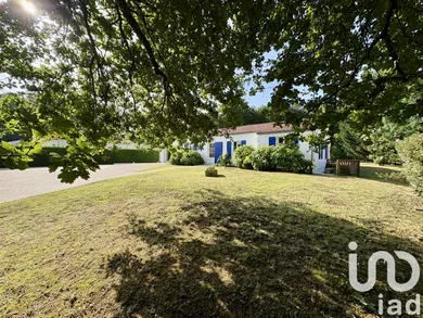 Traditional house at Breuillet (17920)