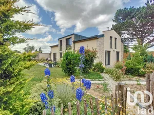 Maison d'architecte à Thoiry (78770)