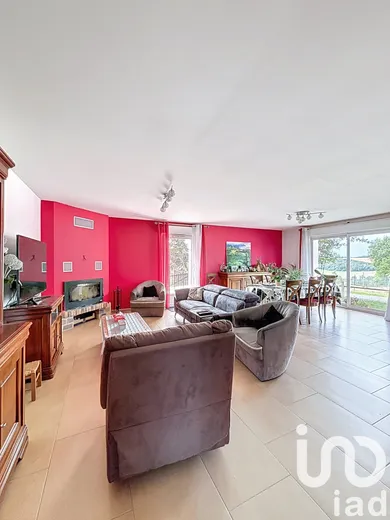 House at Montmirail (51210)