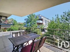Apartment at Cenon (33150)