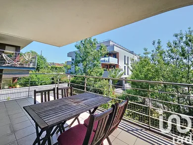 Apartment at Cenon (33150)