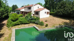 Maison à Mirebeau (86110)