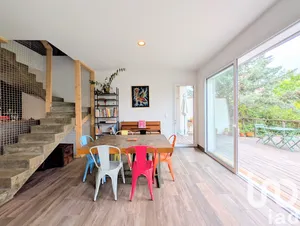 House at Bordeaux (33300)