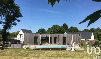 House at Saint-Molf (44350)