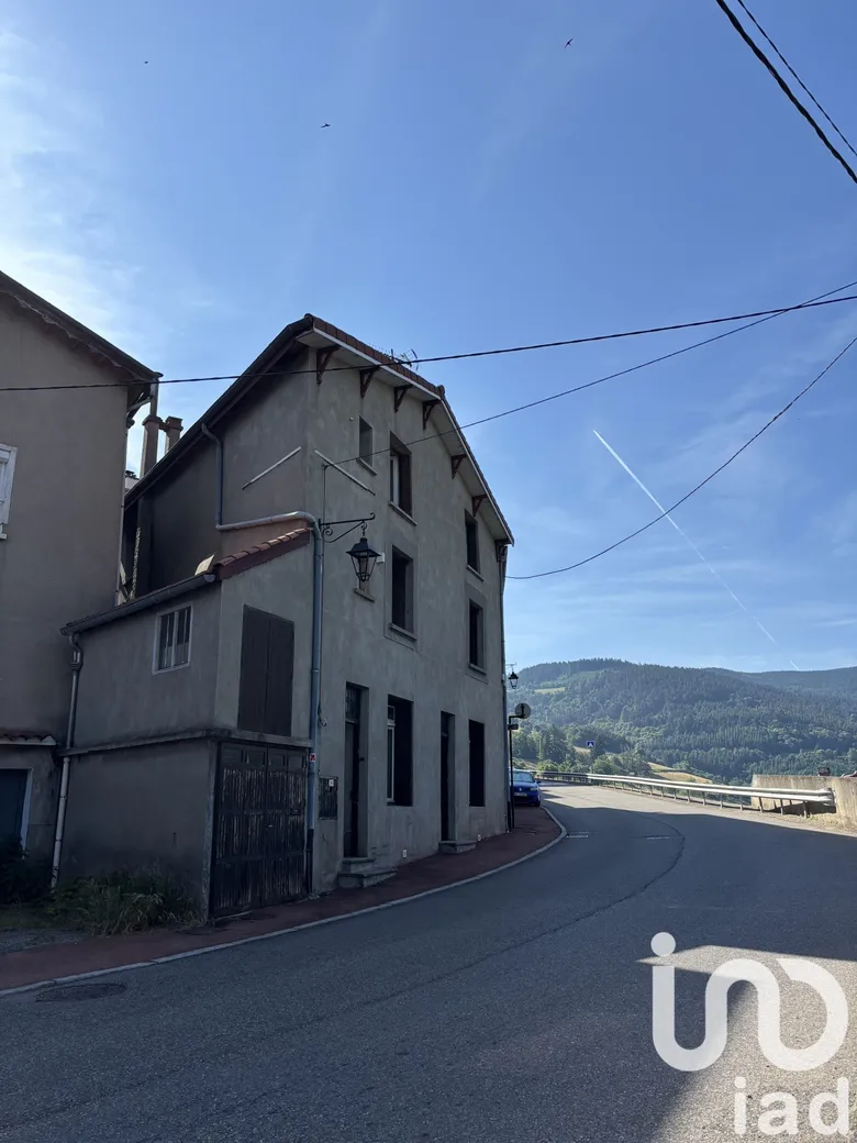 Maison 13 pièces 180 m² · à La Valla-en-Gier · 180 m² · 145 000 €