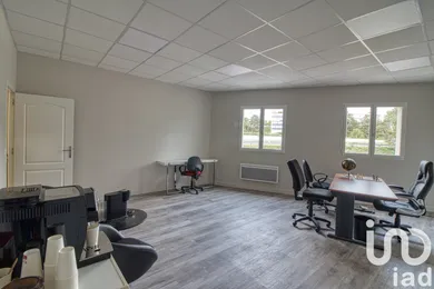 Immeuble à Mantes-la-Ville (78711) — 10/17
