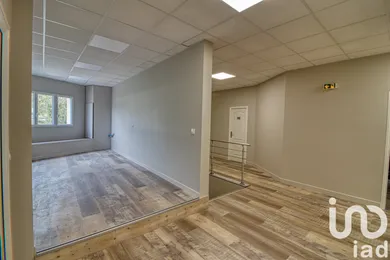 Immeuble à Mantes-la-Ville (78711) — 16/17