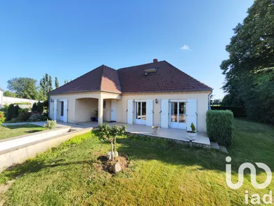 House at Auneuil (60390)