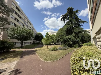 Apartment in Yerres (91330)