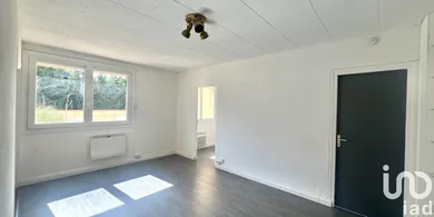 Apartment at Bagnols-sur-Cèze (30200)