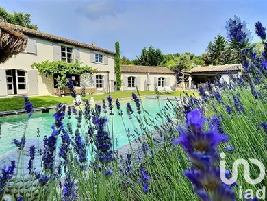 Maison à Châteauneuf-Grasse (06740)