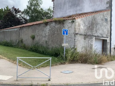 Garage in Saint-Denis-la-Chevasse (85170)